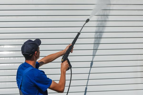 Siding Washing in Huntington Station